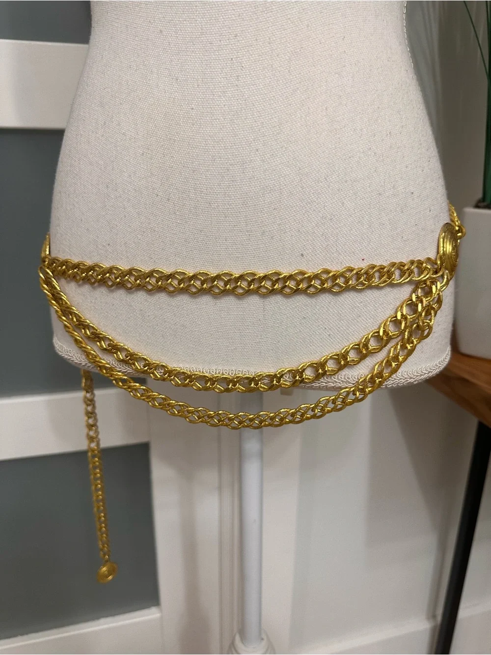 Vtg Gold Multi Strand Medallion Chain Hip Belt One Size Fits Most Festival GUC